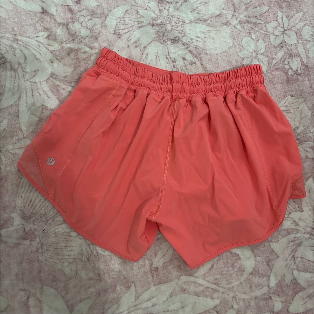 Lululemon Hotty Hot shorts- 6 TALL